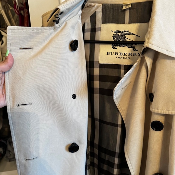 Burberry Coat - Size 4 - Picture 8 of 12